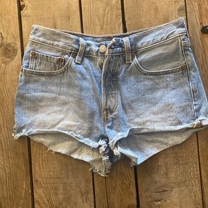 Levi’s 501 Denim Jean Shorts 26